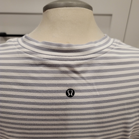 Lululemon Pullover Sweatshirt - Picture 4 of 5